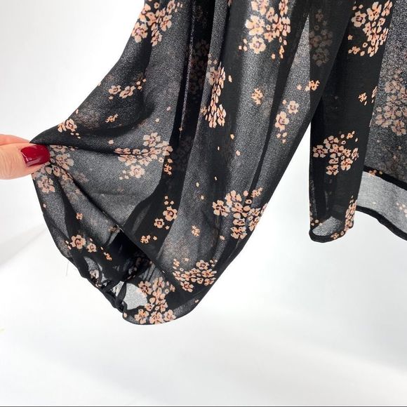 1.State Black Lace Inset Ditsy Floral Top NWT - M - Picture 8 of 16